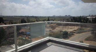 למכירה במתחם זרובבל בהרצליה